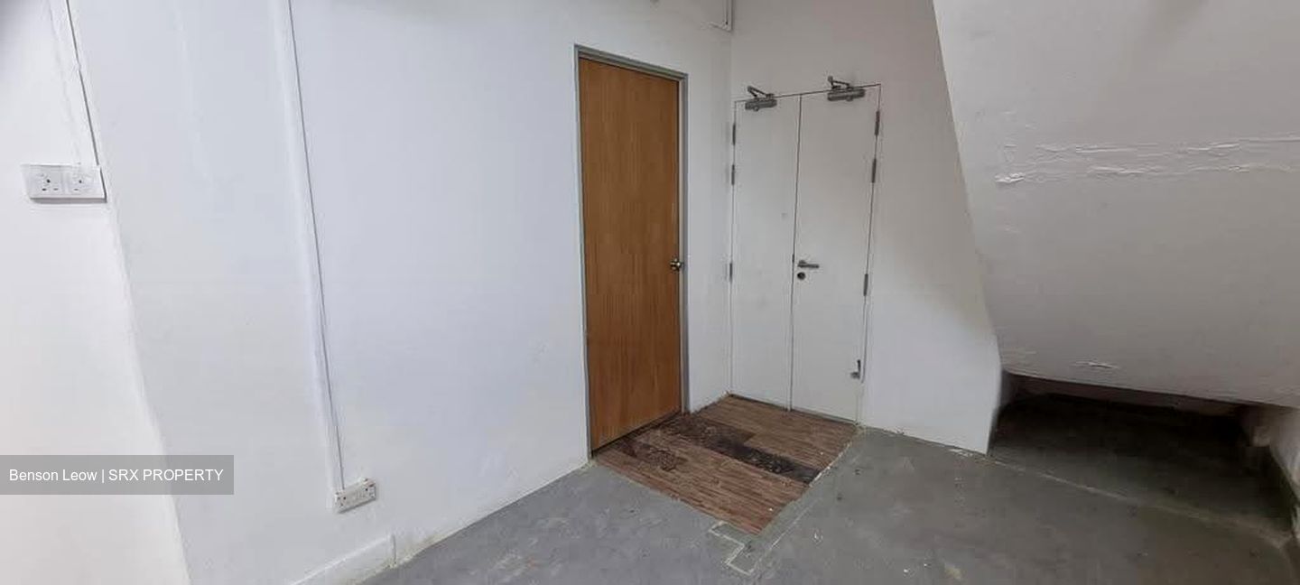 Rumah Tinggi View (D3), Shop House #639823291